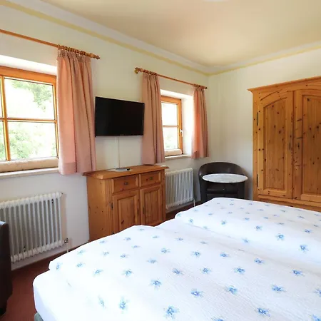 Schelpenalp Hotel *