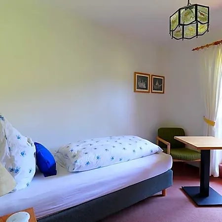 Schelpenalp Hotel *
