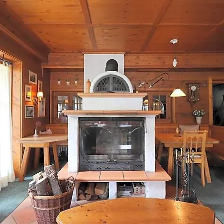 Schelpenalp Hotel *