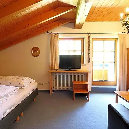 Schelpenalp Hotel *